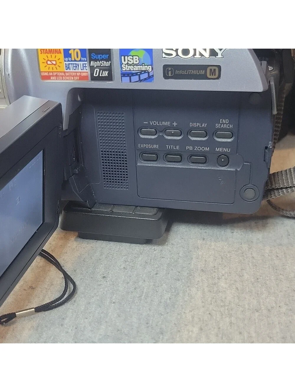 Sony DCR-TRV140 Handycam Digital8/Hi8 60x NightShot w/ Bag Remote Tapes